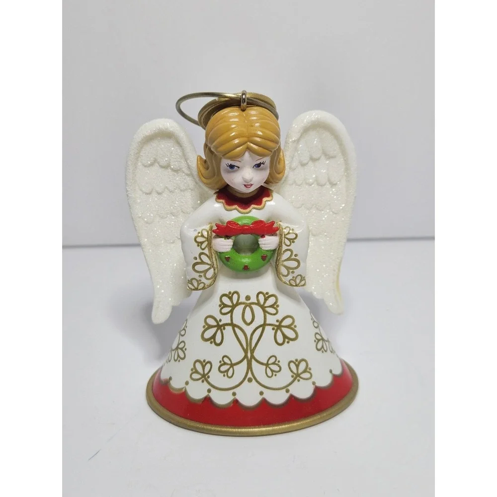 2017 Hallmark Keepsake Ornament Heirloom Angels 2nd In Series Wreath White Gown